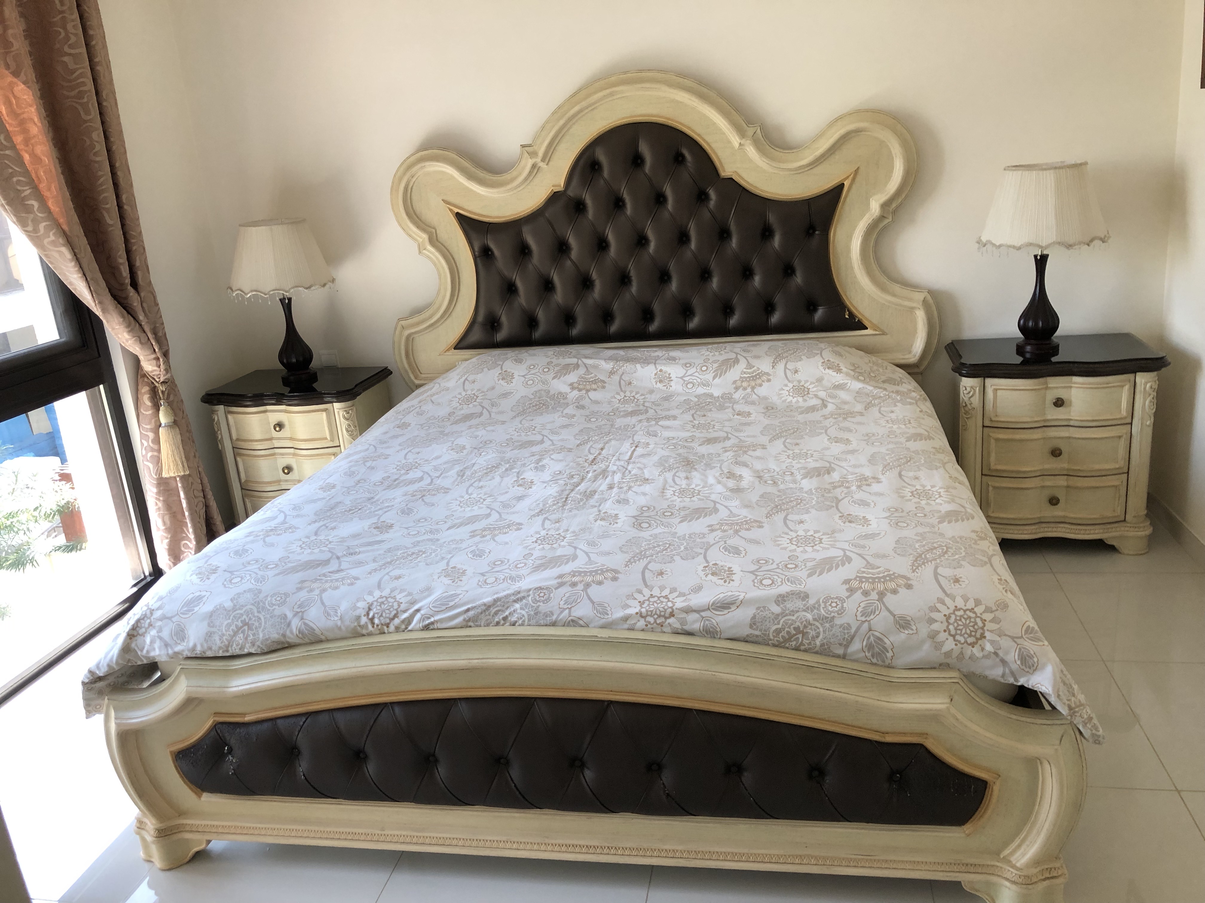 Pan Home 5-Piece King Bedroom Set – Stylish & Perfect Condition