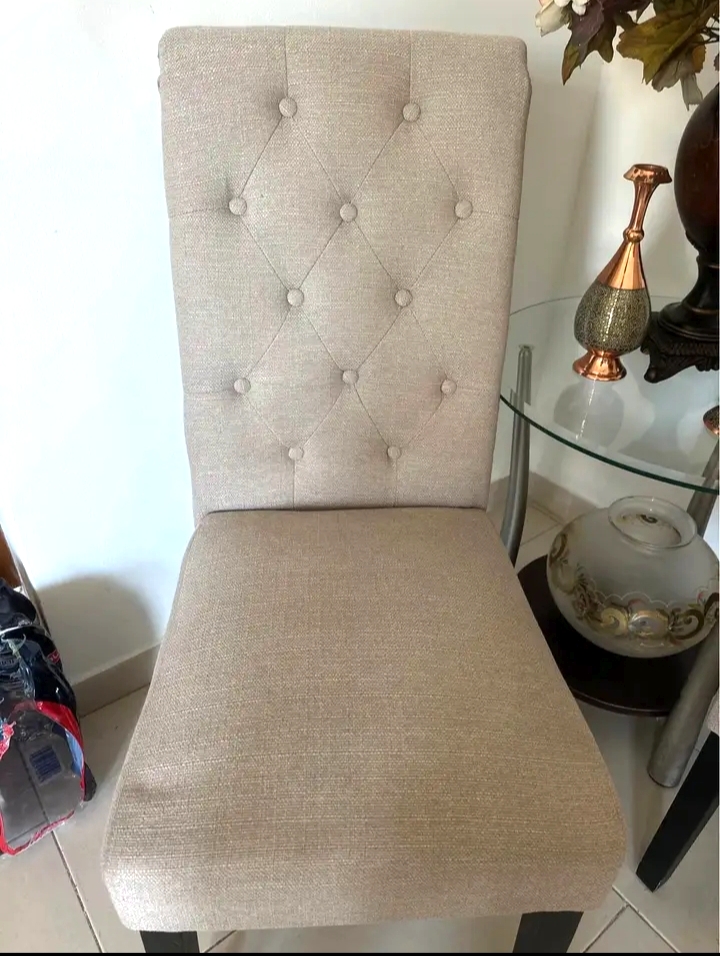 Set of 8 United Furniture Remar Dining Chairs